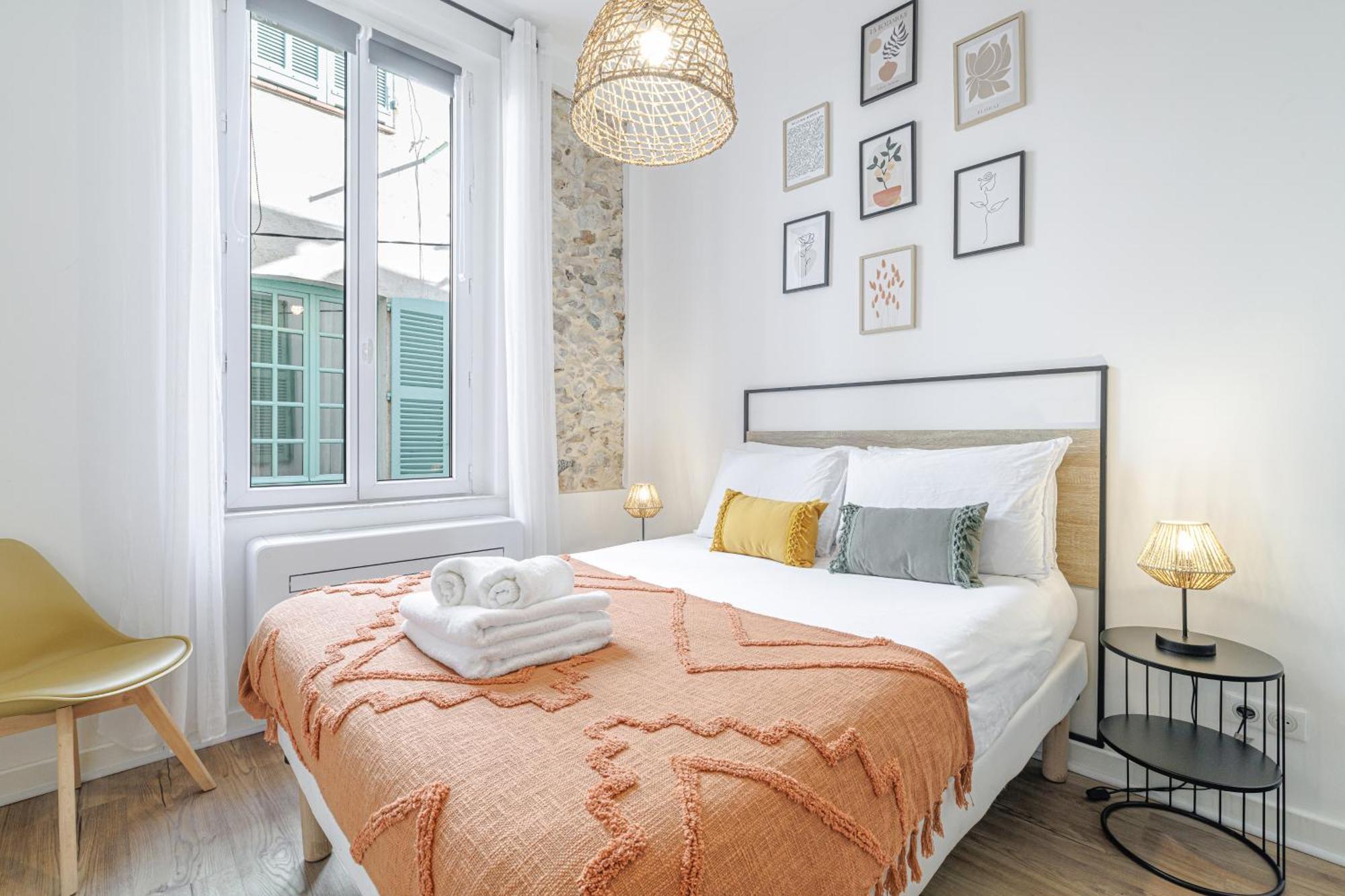 Old Town Antibes Superb New Flat, For 3, Ac, Wi-Fi Διαμέρισμα Εξωτερικό φωτογραφία