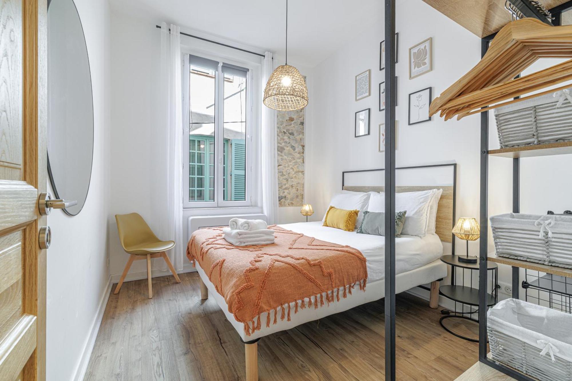 Old Town Antibes Superb New Flat, For 3, Ac, Wi-Fi Διαμέρισμα Εξωτερικό φωτογραφία
